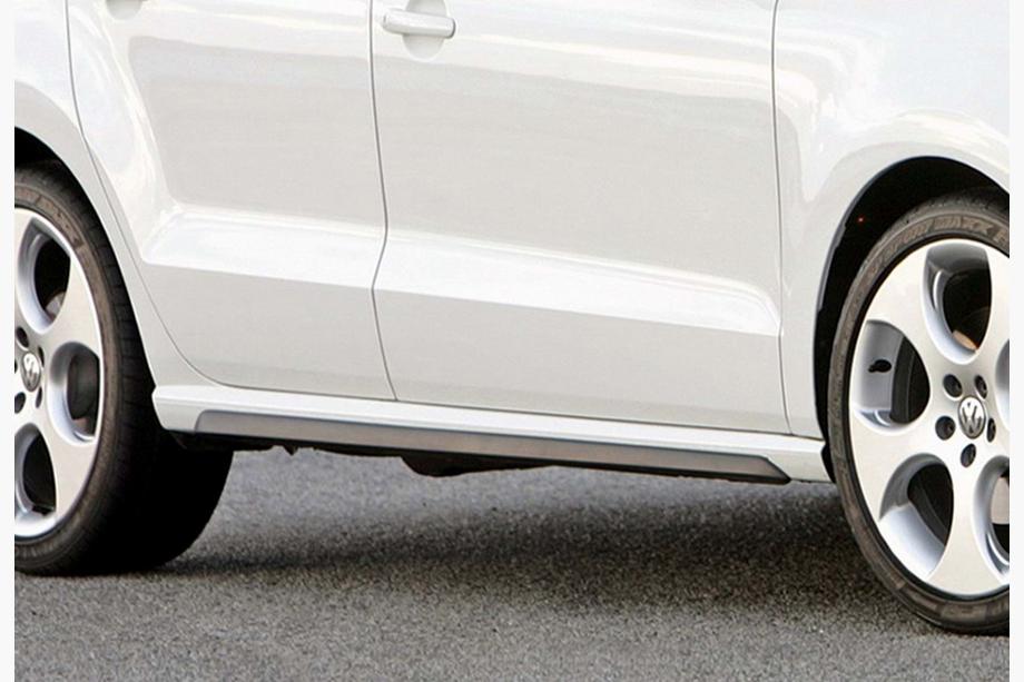 Volkswagen Polo 2010–2017 Bočné prahy DPT V-2 (lesklá čierna) Fotografia 1