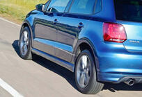 Volkswagen Polo 2010–2017 Bočné prahy DPT V-3 (čierny lesk) fotografia 1