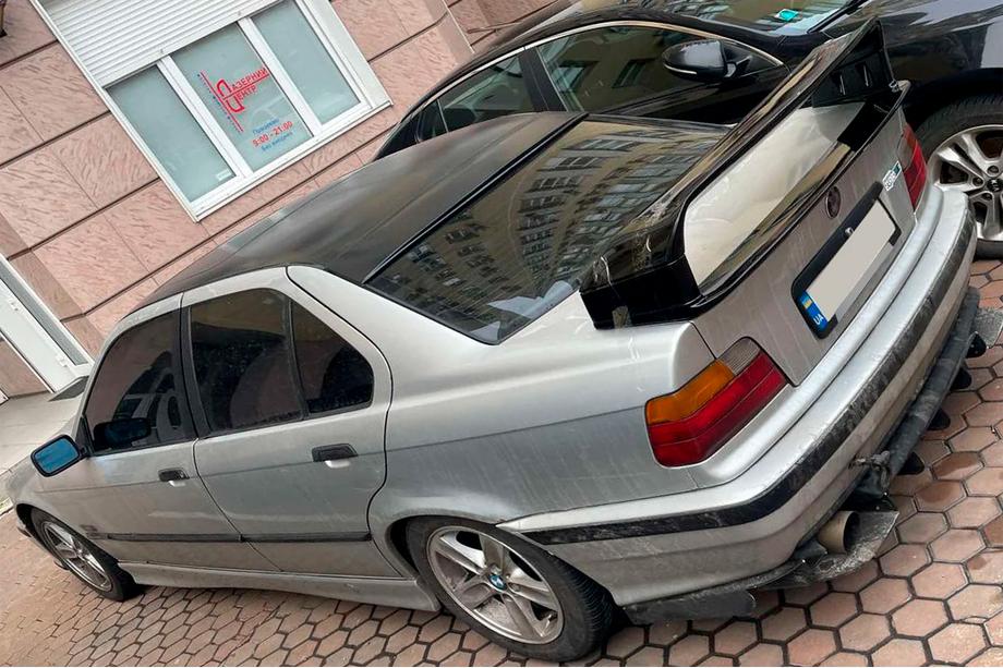 BMW rad 3 E36 1990–2000 Spojler DPT (pre SD/Coupe, na lakovanie) Image