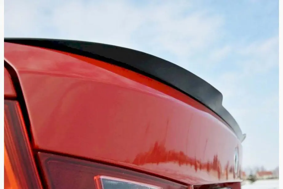 BMW rad 3 F30/F31 2012–2019 MXD-Style spojler (pre F30/F80, lesklá čierna) Fotografia 4