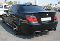 BMW 5. rad E60/E61 2003–2010 Spojler na zadné okno DPT V-3 (čierny lesklý) fotografia 3