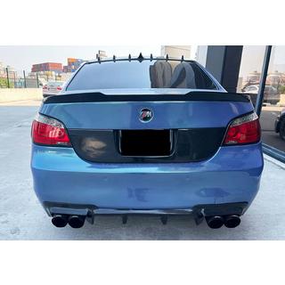 Spojler M4-Style (čierny vysoký lesk) fotografia 3