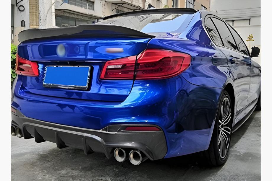 BMW 5. rad G30/G31 2017–2023 Spojler v štýle PSM (čierny lesk) Image