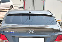 Hyundai Accent 2011–2017 Spojler DPT (lesklá čierna) fotografia 1