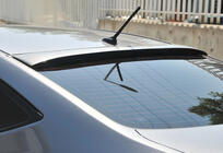 Hyundai Accent 2011–2017 Spojler DPT (lesklá čierna) fotografia 3