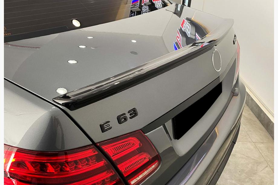 Mercedes E-class W212 2009–2016 Spojler DPT V-1 (lesklá čierna) Image