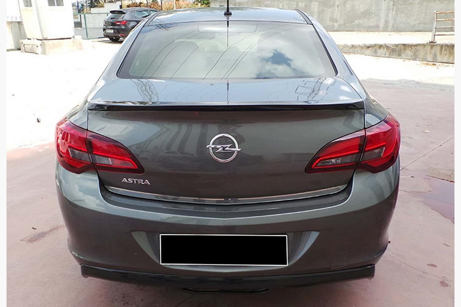 Opel Astra J 2009–2015 Spojler DPT V-2 (SD, čierny lesk) Image