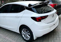 Opel Astra K 2016–2021 Spojler DPT V-1 (lesklá čierna) fotografia 2