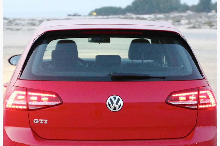 Volkswagen Golf 7/E-Golf 2012–2020 Spojler DPT V-1 (pre GTI / R HB, lesklá čierna) Image