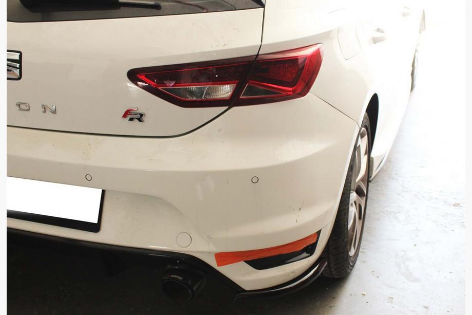 Seat Leon 2013–2020 Zadné FLAP nadstavce DPT (čierny lesk) Image