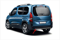 Opel Combo 2019– Chrómová ochranná lišta zadného nárazníka Omsa Line fotografia 2