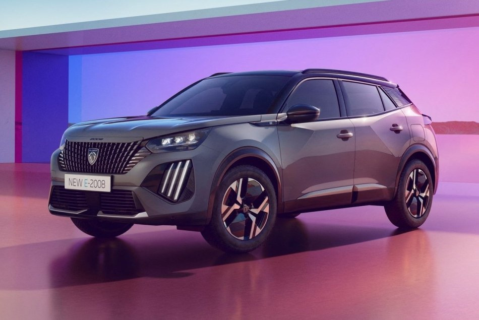 Peugeot e-2008 facelift 2023: recenzia modernizovaného elektrického crossoveru