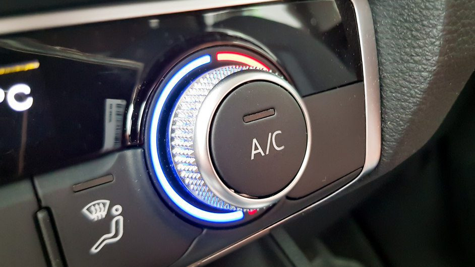 Ako správne používať autoklimatizáciu v zime: užitočné tipy