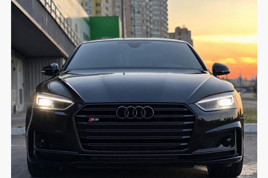Audi A5 2016–2025 Predná maska S-style (2016-2019, čierna) Image
