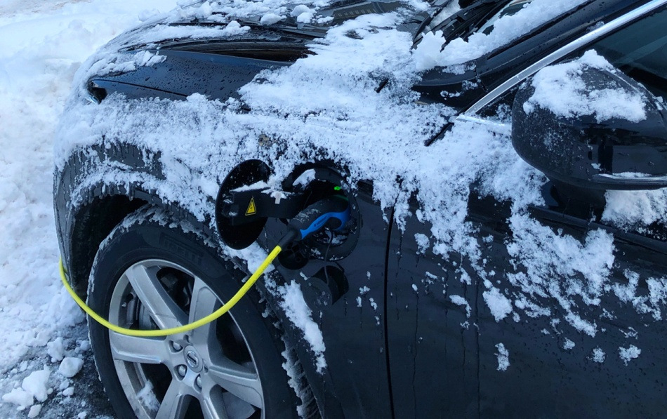 Elektromobil v zime: tipy na pohodlnú a úspornú jazdu