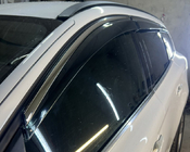 Volvo XC60 2009–2017 Okenné deflektory s chrómovou lištou Niken Luxury (6 ks) fotografia 5