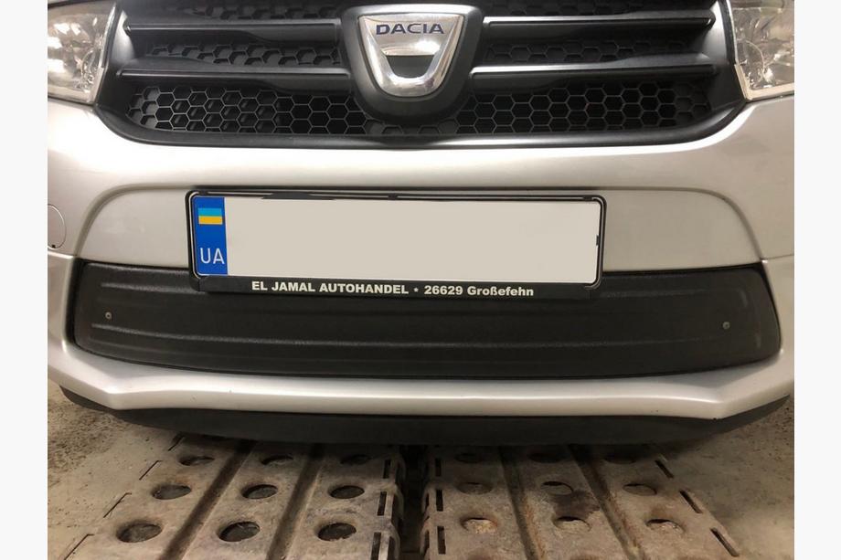 Dacia Sandero 2013–2020 Zimná spodná clona masky chladiča Matná Image