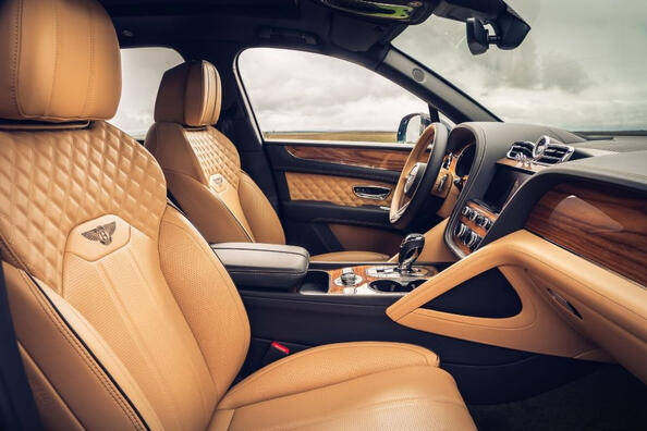 Recenzia Bentley Bentayga: luxus a výkon v modernizovanom prevedení Fotografia 4