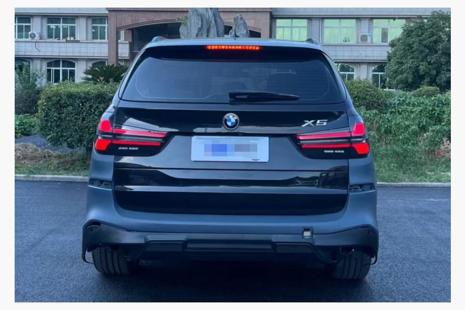 BMW X5 F15 2013–2018 Facelift prestavbová sada na X5M F95 2024 (bez výmeny veka batožinového priestoru) Fotografia 7