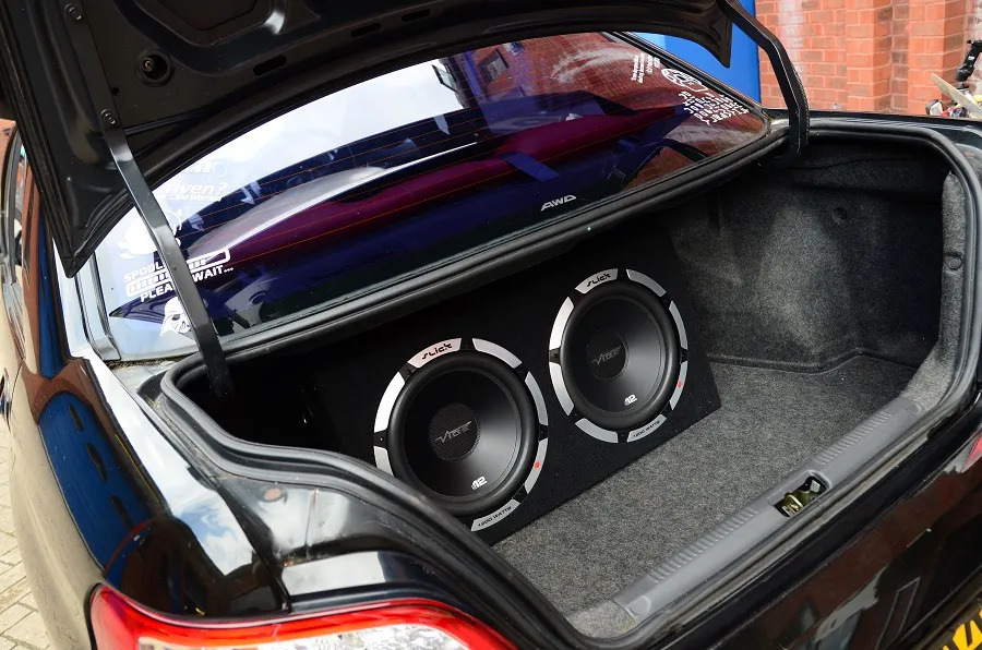 Subwoofer do auta: čo to je a na čo slúži?