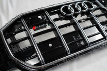 Audi Q8 2018– Predná maska SQ-Style (2018-2023, čierna s chrómom) fotografia 5