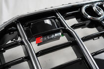 Audi Q8 2018– Predná maska SQ-Style (2018-2023, čierna s chrómom) fotografia 9