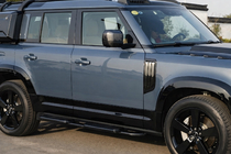 Land Rover Defender 2019– Sada dverových líšt fotografia 1
