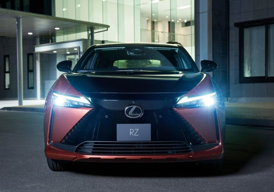 Recenzia elektromobilu Lexus RZ
