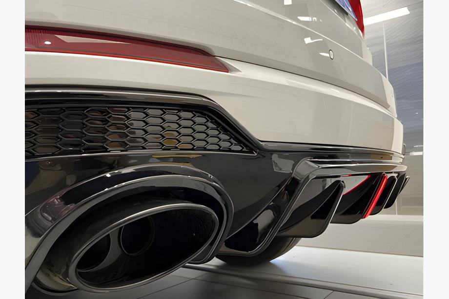 Audi Q3 2019–2025 Zadný difúzor s koncovkami výfuku QRS-Style Image