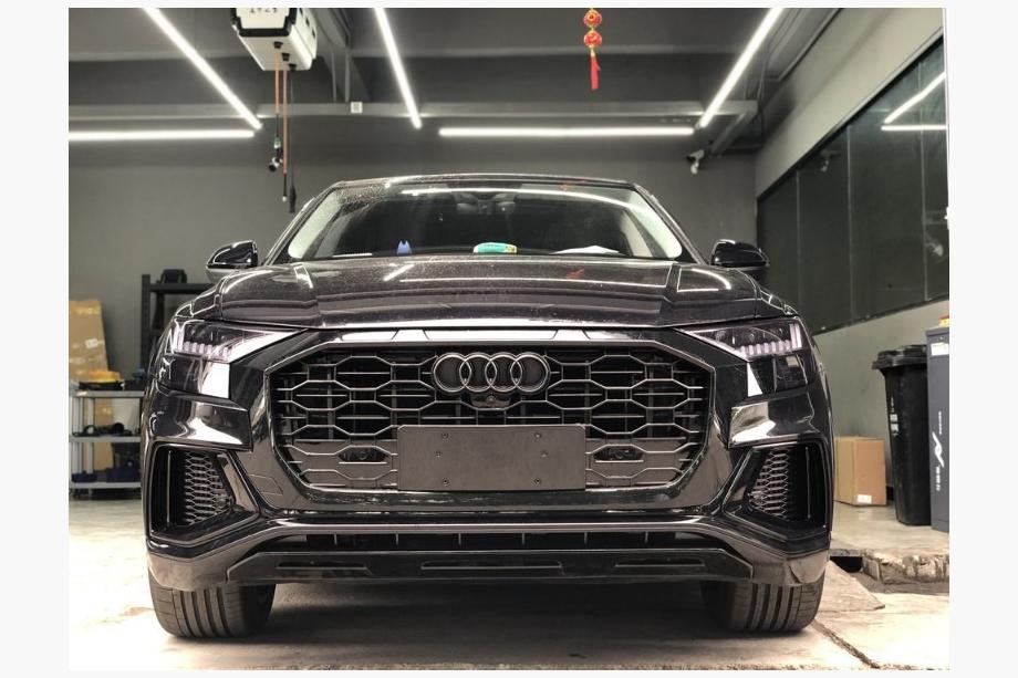 Audi Q8 2018– Predná maska chladiča RSQ-Style (2018-2023, čierna) Image