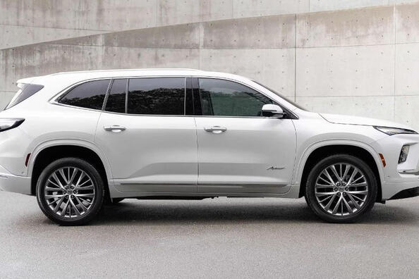 Recenzia Buick Enclave tretej generácie: nová úroveň luxusu a komfortu Fotografia 3