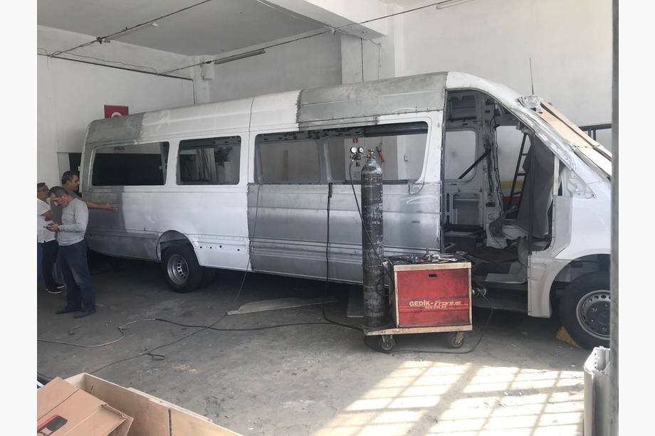 Mercedes Sprinter W907/W910 2018– Sada na predĺženie karosérie Zadná časť Fotografia 5