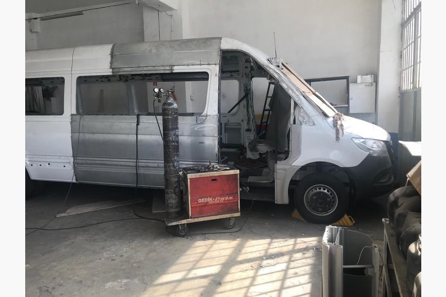 Mercedes Sprinter W907/W910 2018– Sada na predĺženie karosérie Image