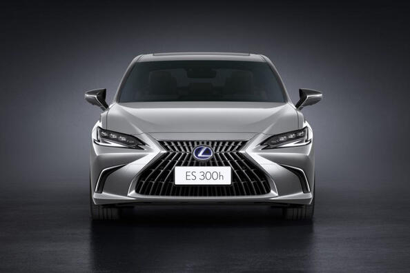 Aktualizovaný Lexus ES: štýl a komfort v každom detaile