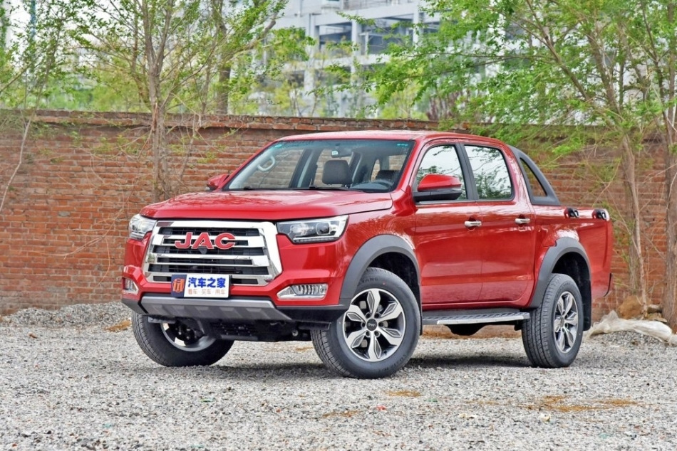 Recenzia pick-upu JAC T8 s pohonom 4x4