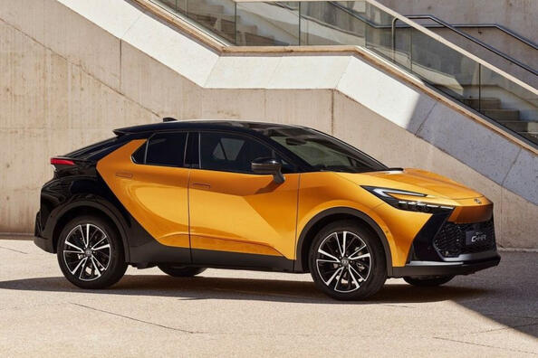 Recenzia štýlového hybridného crossoveru Toyota C-HR (2. generácia) Fotografia 2