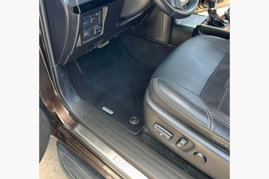 Toyota Land Cruiser Prado 150 2009–2023 Textilné koberce Premium (čierne) 5-miestne, 2013-2022 Image