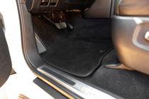 Toyota Land Cruiser 200 2007–2021 Prémiové textilné rohože V-2 (2012-2021, čierne) fotografia 9