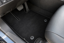 Toyota Rav 4 2019–2025 Textilné koberčeky Classic pre automatickú prevodovku (čierne) fotografia 1