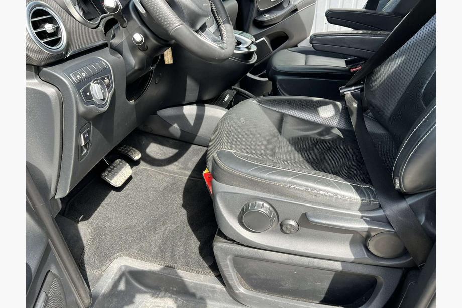 Mercedes Vito/V-trieda W447 2014– Textilné autokoberce Classic V-class, ExtraLong, 2 bočné (Len osobný odber, kompletná sada do interiéru, čierne) Fotografia 1
