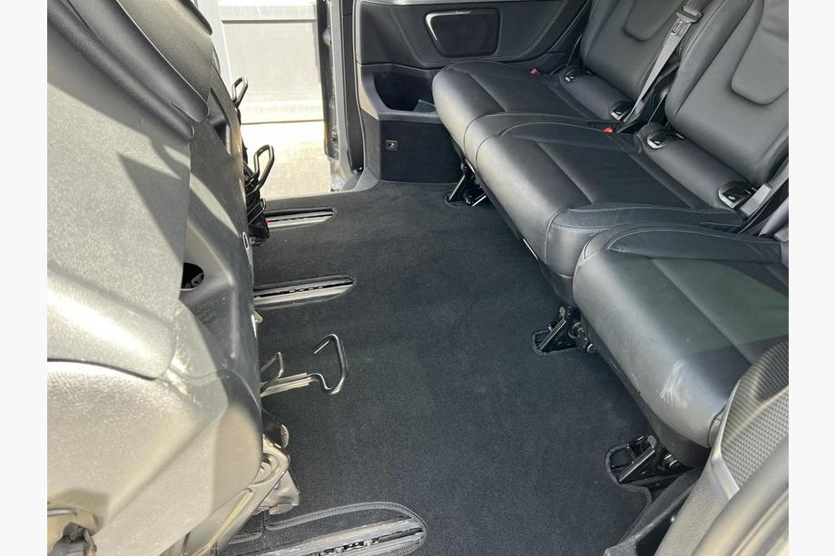 Mercedes Vito/V-trieda W447 2014– Textilné autokoberce Classic V-class, ExtraLong, 2 bočné (Len osobný odber, kompletná sada do interiéru, čierne) Fotografia 2