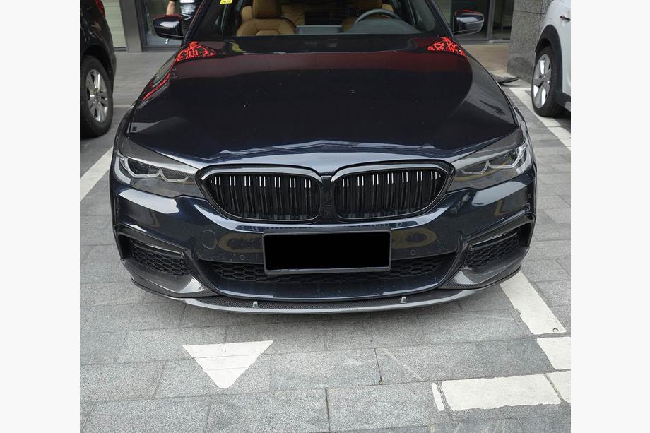 BMW 5. rad G30/G31 2017–2023 Lipa predného nárazníka FRP V7 (2017-2020 M-Sport) Fotografia 8