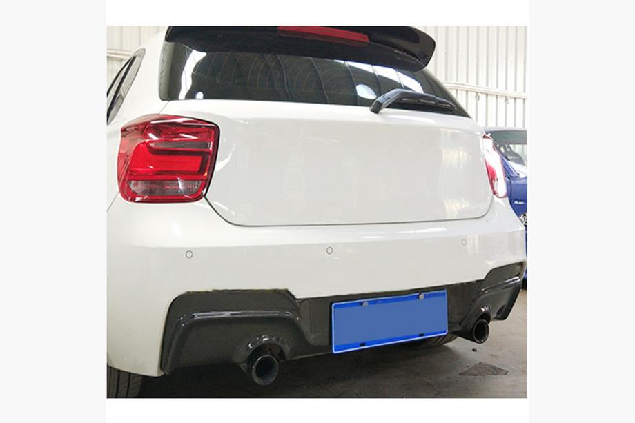 BMW 1. séria F20/F21 2011–2019 Difúzor zadného nárazníka (pre M-Sport 2011-2015, karbón) Fotografia 3