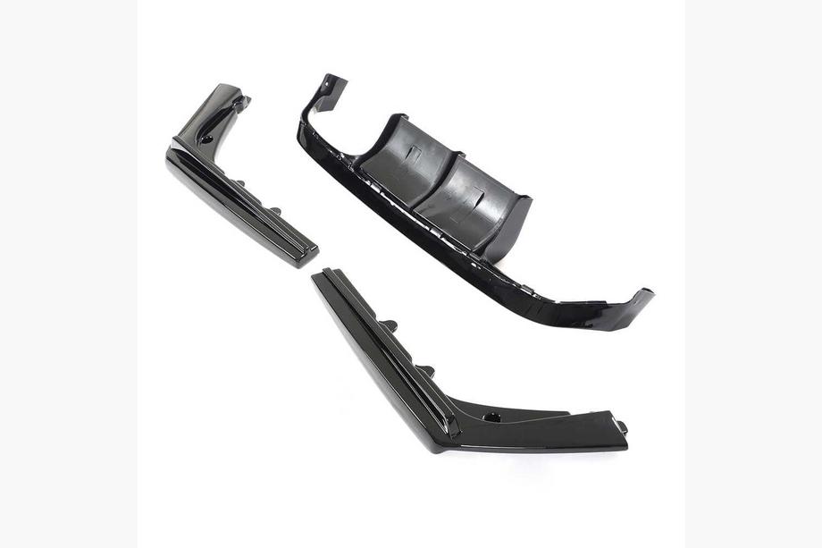 BMW 4 séria F32/F33/F36 2012–2020 Difúzor zadného nárazníka Carbon ABS V14 (pre F82/F83) Fotografia 4