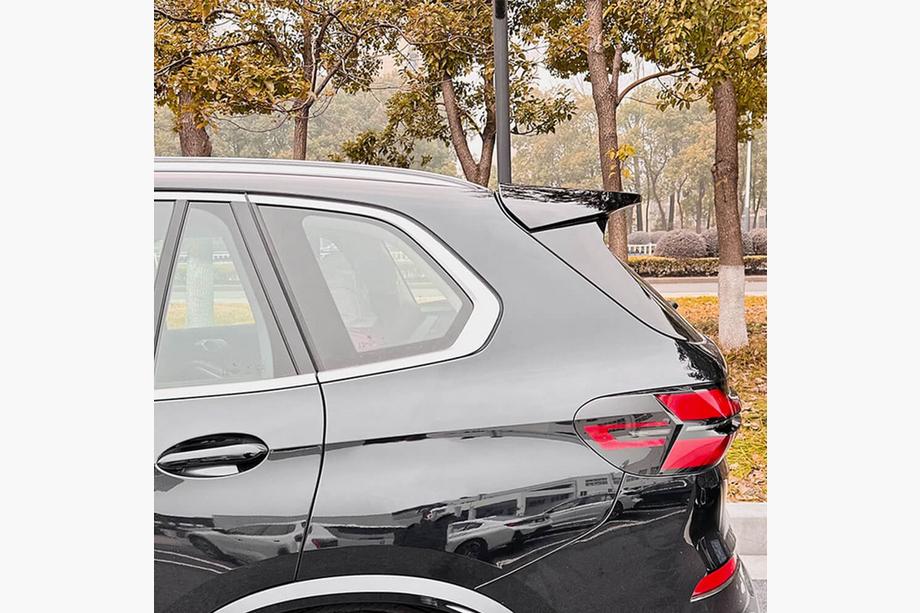BMW X5 G05 2019–2026 Spojler zadného okna LCI-Style V5 (lesklá čierna) Fotografia 3