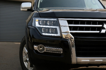 Mitsubishi Pajero Wagon IV 2006–2021 Predné LED svetlomety (2 ks) fotografia 1