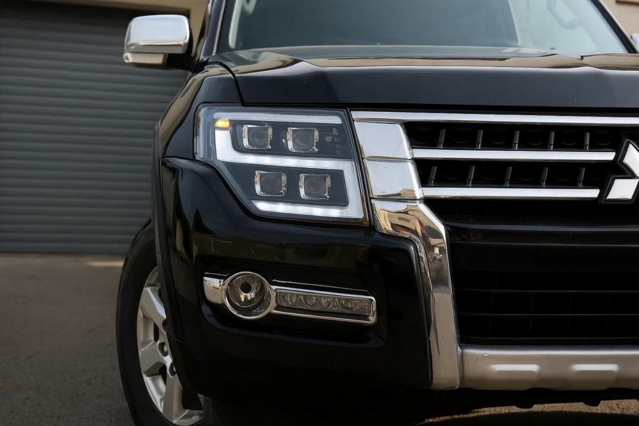 Mitsubishi Pajero Wagon IV 2006–2021 Predné LED svetlomety (2 ks) Image
