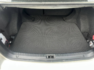 Toyota Avensis 2003–2009 Rohož do kufra (SD, čierna) fotografia 1