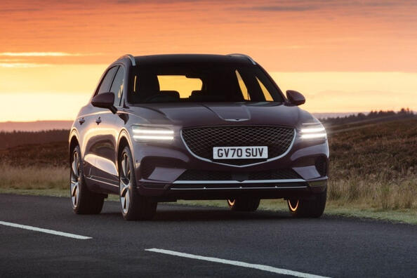 Test prémiového crossoveru Genesis GV70