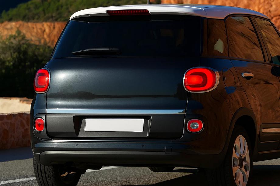 Fiat 500/500L 2013–2022 Nerezová lišta hrany kufra Image